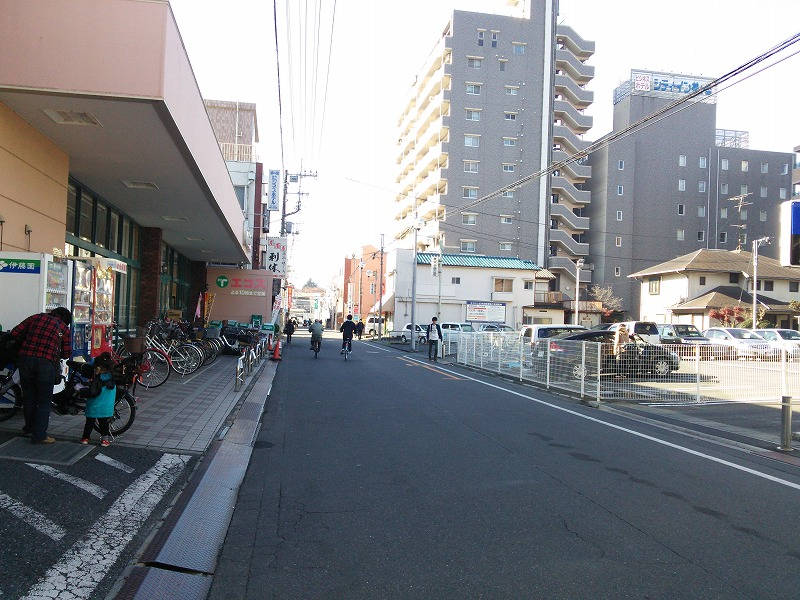 建物前面道路
